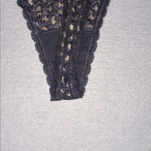 Victoria’s Secret Black Lace Thong Panty Gold Shimmer Leopard NEW - Picture 6 of 8
